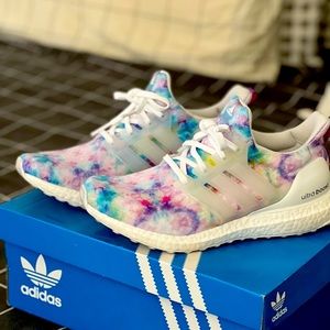 Womans Adidas ultraboost size 8.5